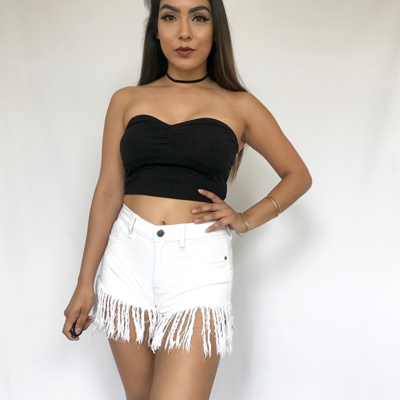 • Distressed Denim Shorts • - Picture 4 of 7